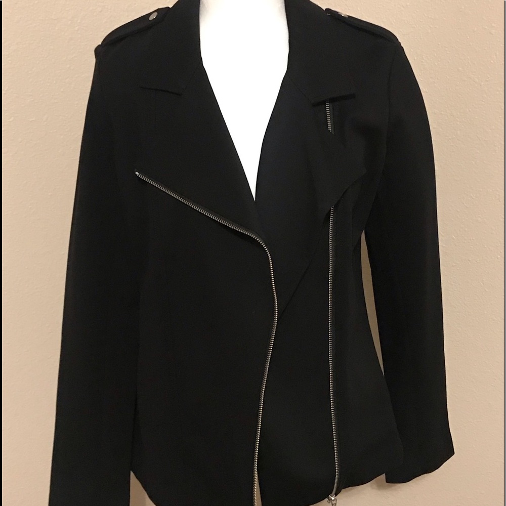 Never been worn Halogen jacket.